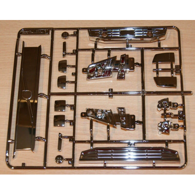 Volvo FH16 Grill and Lights Chrome (N / 10115874) 1/14