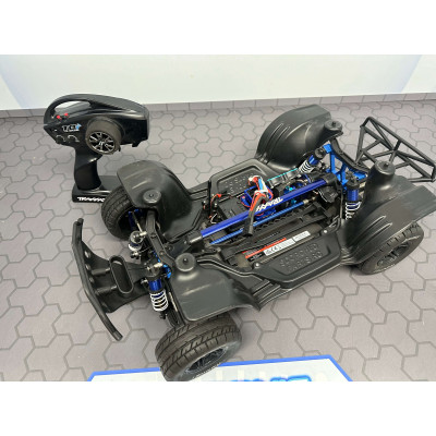 Traxxas Slash 4X4 Ultimate met custom body