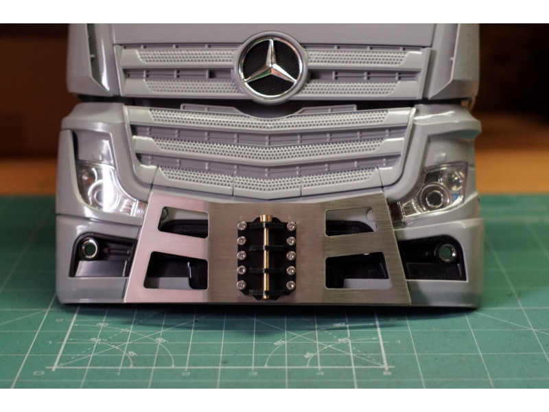 WTE Stainless Heavy Haulage Bumper Actros (1/14)