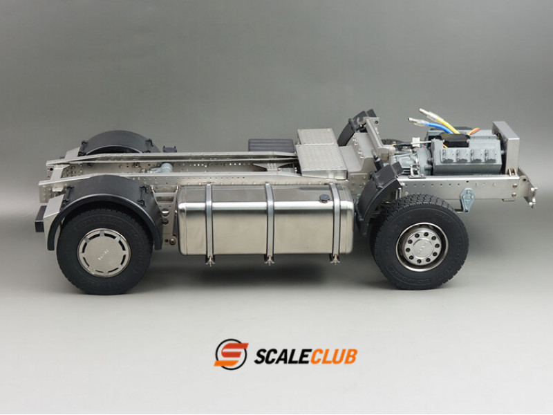 Scaleclub MAN F2000 Metalen 4x2 Chassis met Cabine 1/14