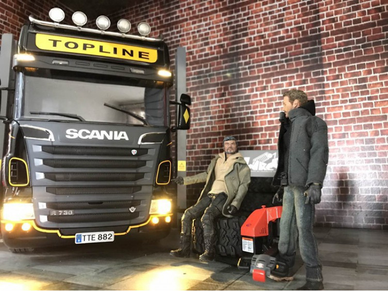 Scaleclub Scania RVS Dakbeugel met 6 Lampen (1/14)