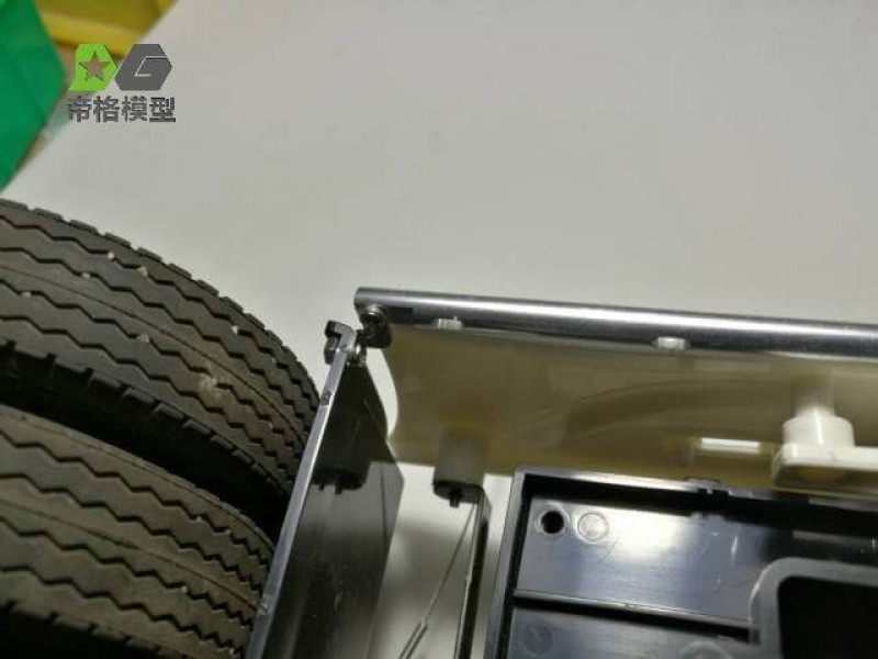WTE Sidebar met Verlichting voor Tamiya 4x2 Vrachtwagen 170mm 1/14